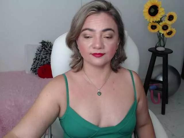 ana-milf from BongaCams