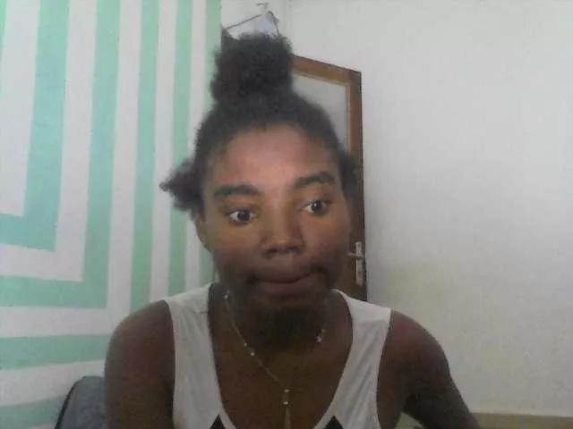 Hemreyi from BongaCams