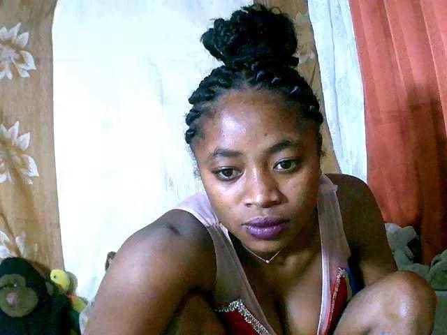 Honoratte from BongaCams