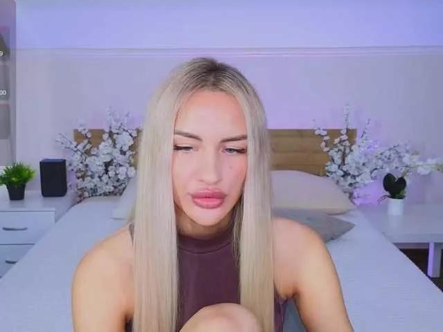 LeilaFlower from BongaCams