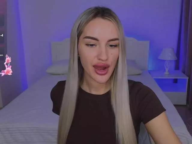 LeilaFlower from BongaCams
