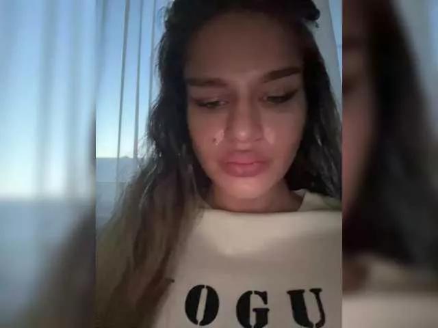 MiamiMur from BongaCams