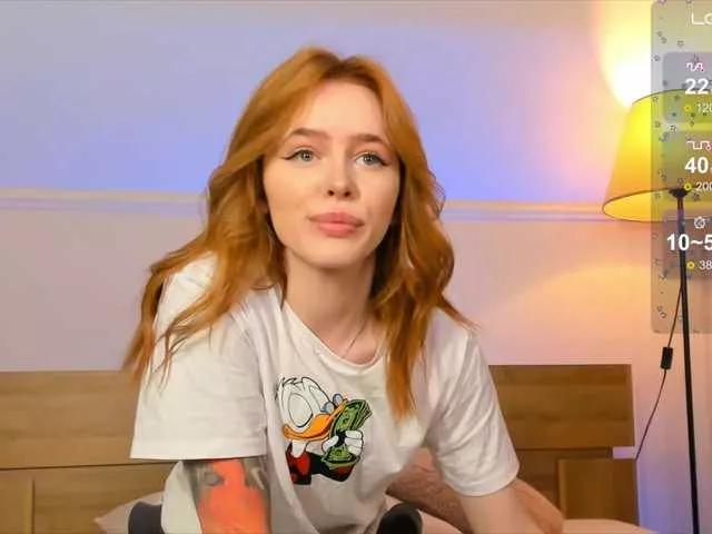 MissRedFox from BongaCams