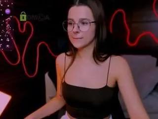 berry-alma from CamSoda