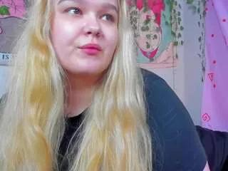 lilmilkylilly from CamSoda