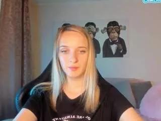 rousereedd from CamSoda
