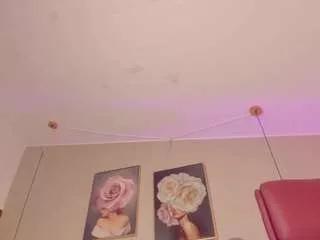 saraa-blonde from CamSoda