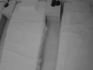 voyeurcam-julmodels-bed-5 from CamSoda
