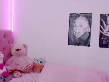 _lloou_ from Chaturbate