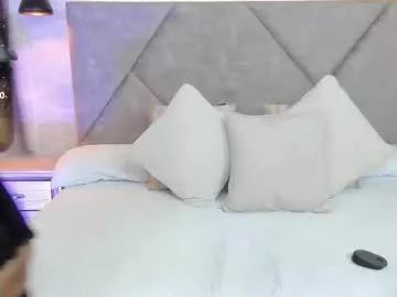 Naked Room _sexy_brunette_x 
