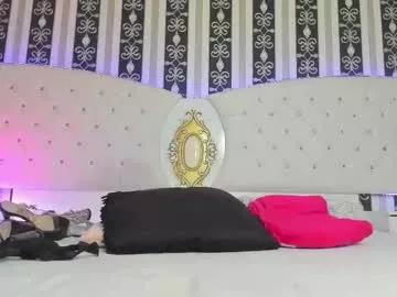 Naked Room aidasina 