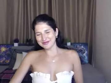 alianna_solo_kiss from Chaturbate