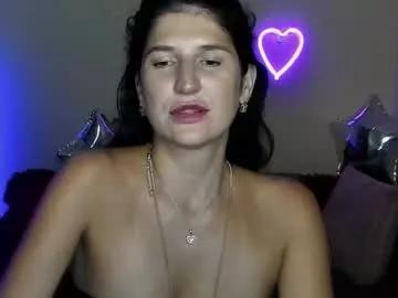 alianna_solo_kiss from Chaturbate