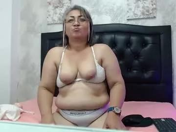 bebaroja from Chaturbate