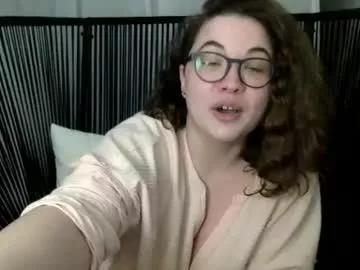 emberlo_ol from Chaturbate
