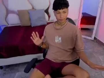 Naked Room ette_tay 