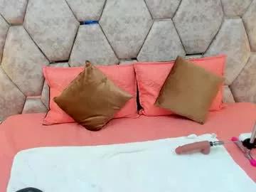 Naked Room exotic_ebony_ 