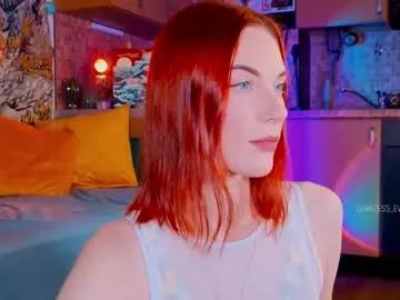 Naked Room giantess_eva 