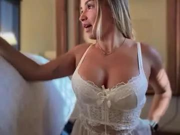 hiiandrea from Chaturbate