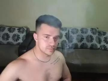 johnnylove21 from Chaturbate