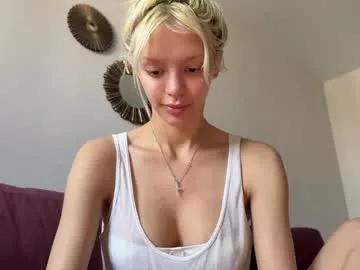 Naked Room lesi_moonie 
