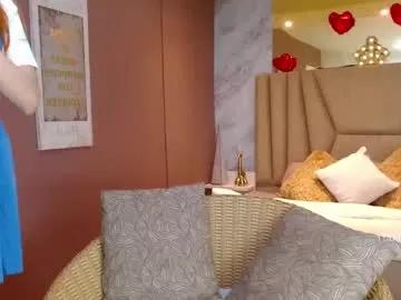 Naked Room lola_creamy 