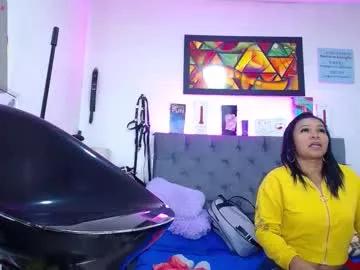 louise_nails from Chaturbate