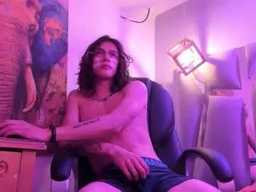 luaus18 from Chaturbate
