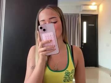 luvlivvyy from Chaturbate