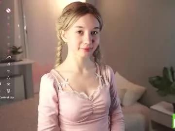 lynngroves from Chaturbate