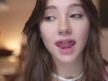Naked Room mia_elfie 