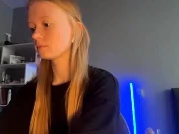 mittietonge from Chaturbate