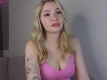 pikmi_pops from Chaturbate