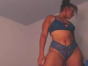 queenalya_ from Chaturbate