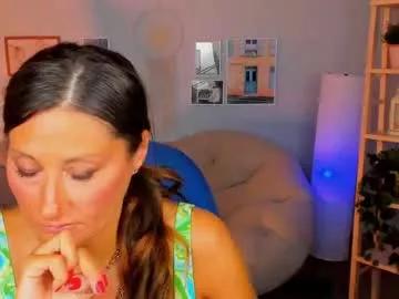 sarahholly from Chaturbate