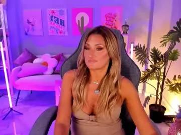 sarahholly from Chaturbate