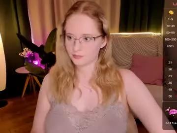sheslinki from Chaturbate
