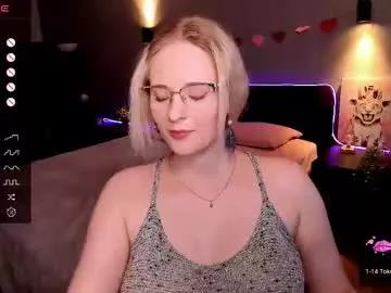 sheslinki from Chaturbate