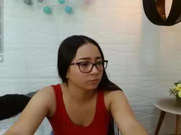 tinisweet from Chaturbate