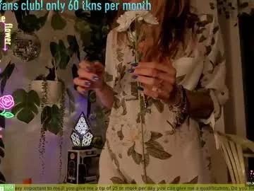 valle_grateful from Chaturbate