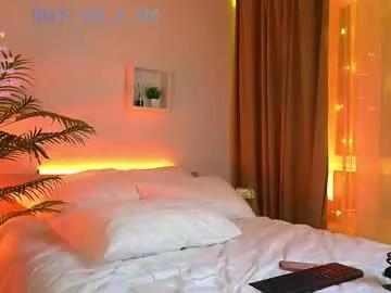 vixxxiee from Chaturbate