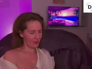 witch_in_silk from Chaturbate