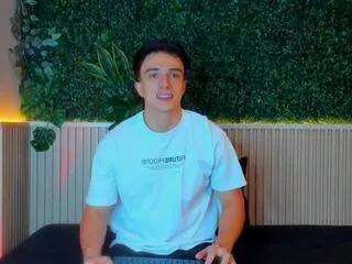 aslan_fox from Flirt4Free