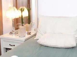 belle_russeau from Flirt4Free