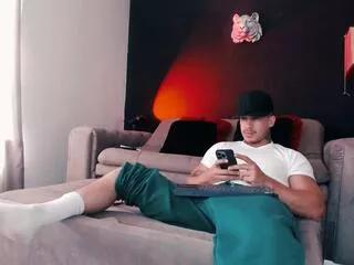 dammian_miller from Flirt4Free