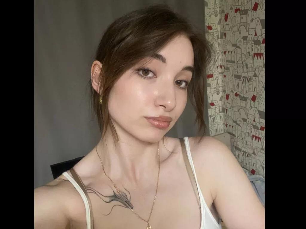 AdelinaBlis from LiveJasmin