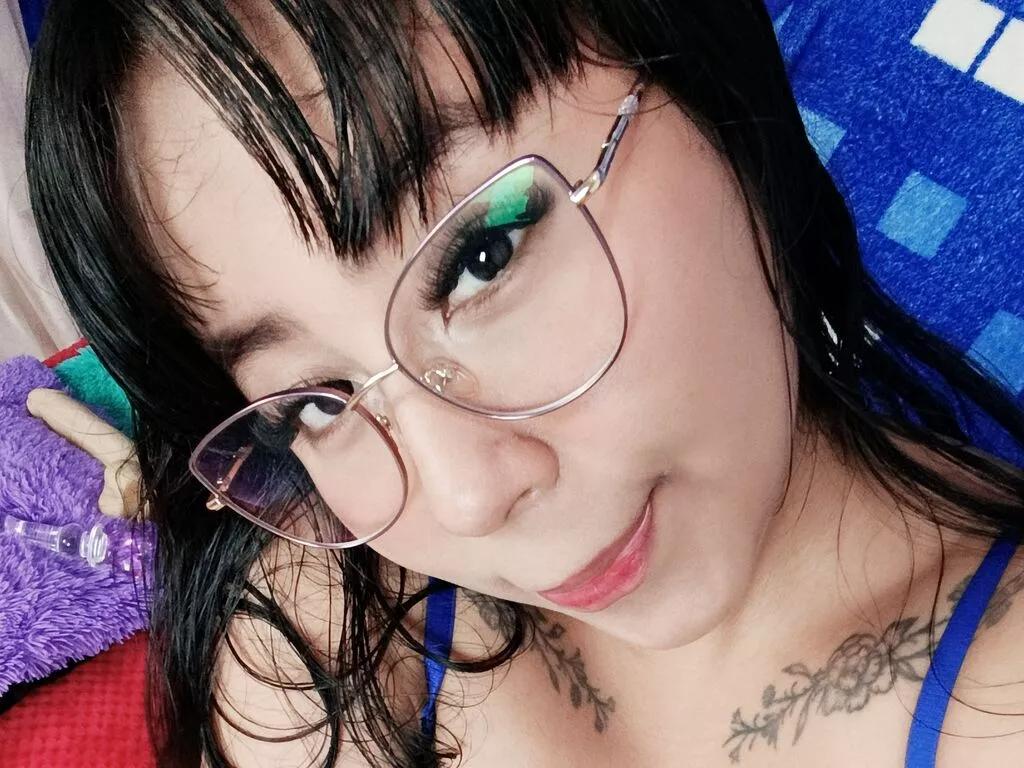 AlejandraHeart from LiveJasmin