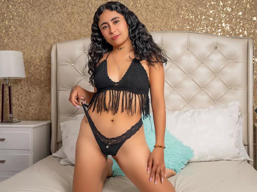 AriVelandia from LiveJasmin