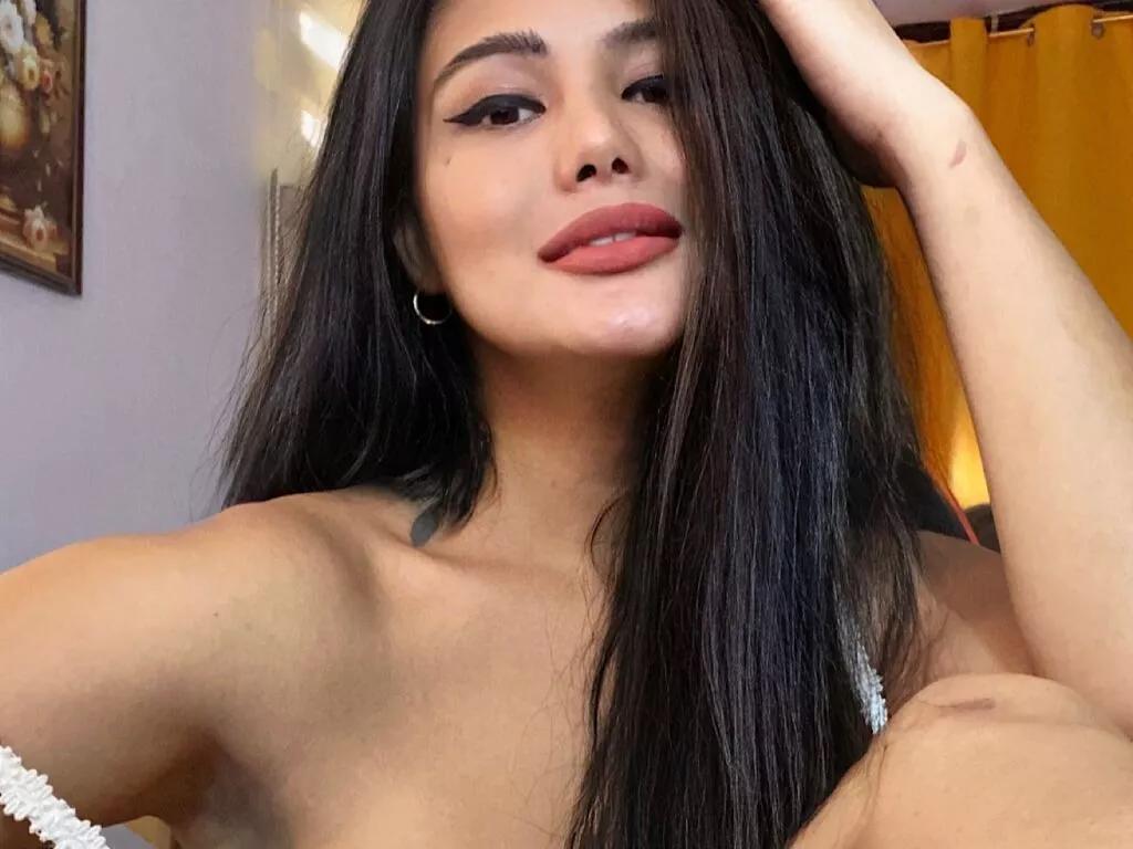 BettinaBenedita from LiveJasmin