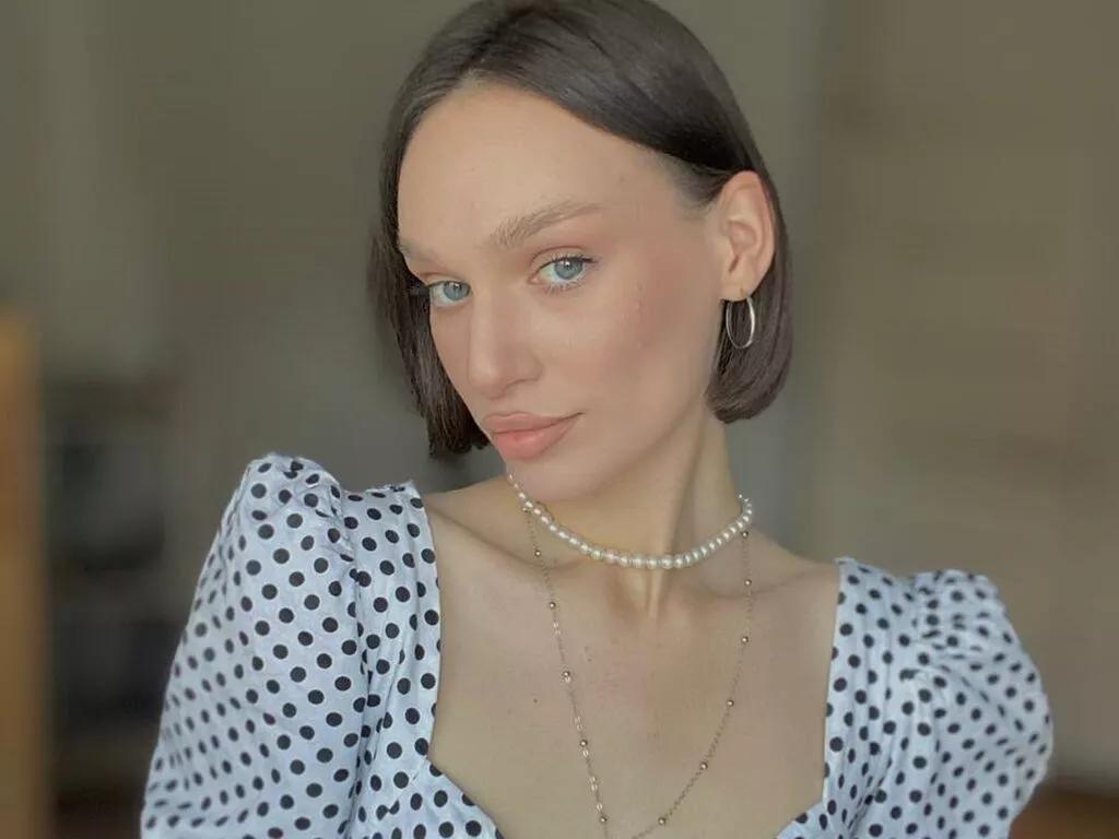 RozeEyez from LiveJasmin